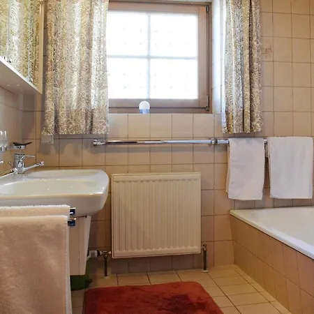 Holiday Home, Bei Kaprun 度假居 *